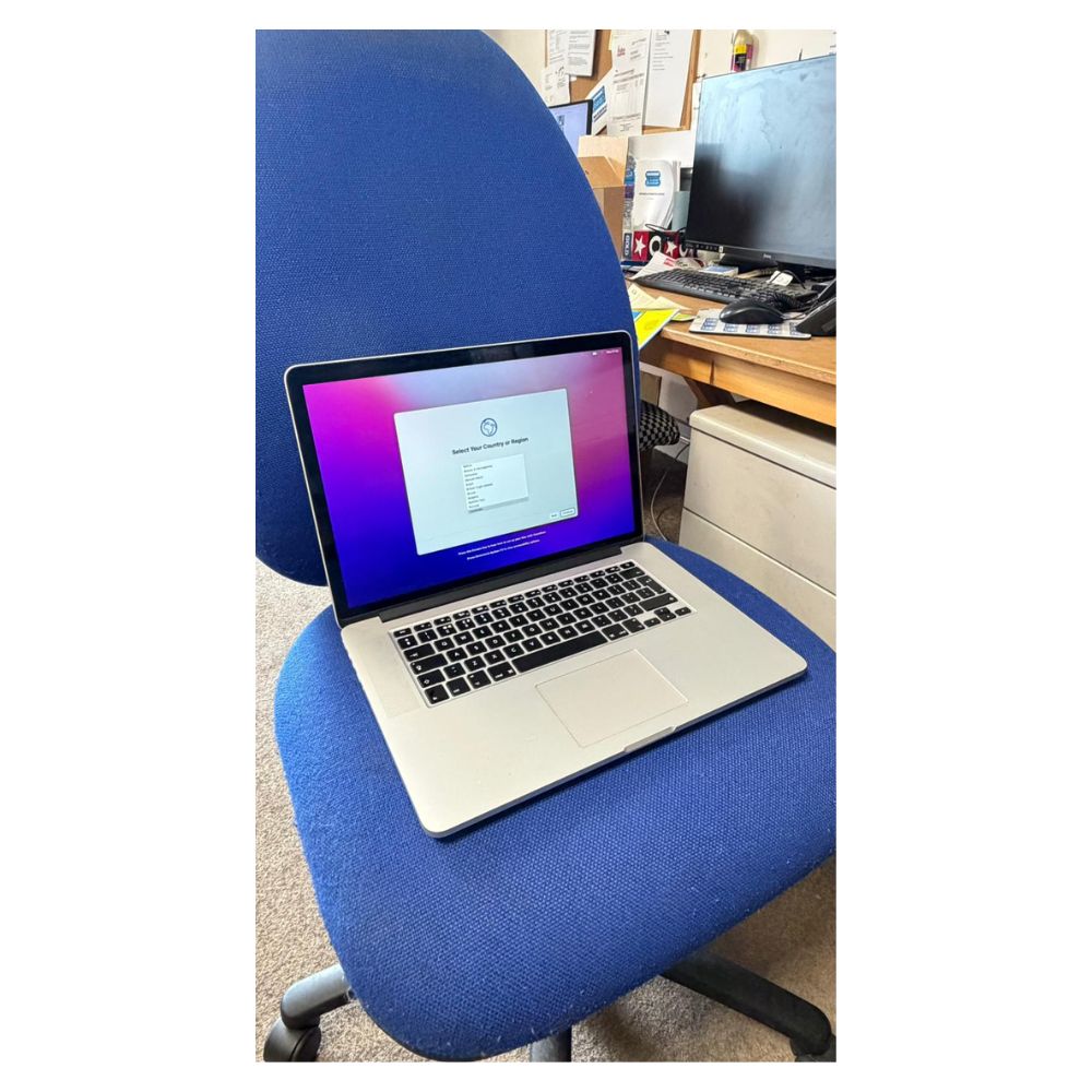 Used Macbook Pro Laptop Core i7 2.2GHz