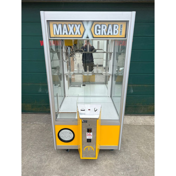 Used Maxx Grab Evolution - Crane Grabber Claw Machine