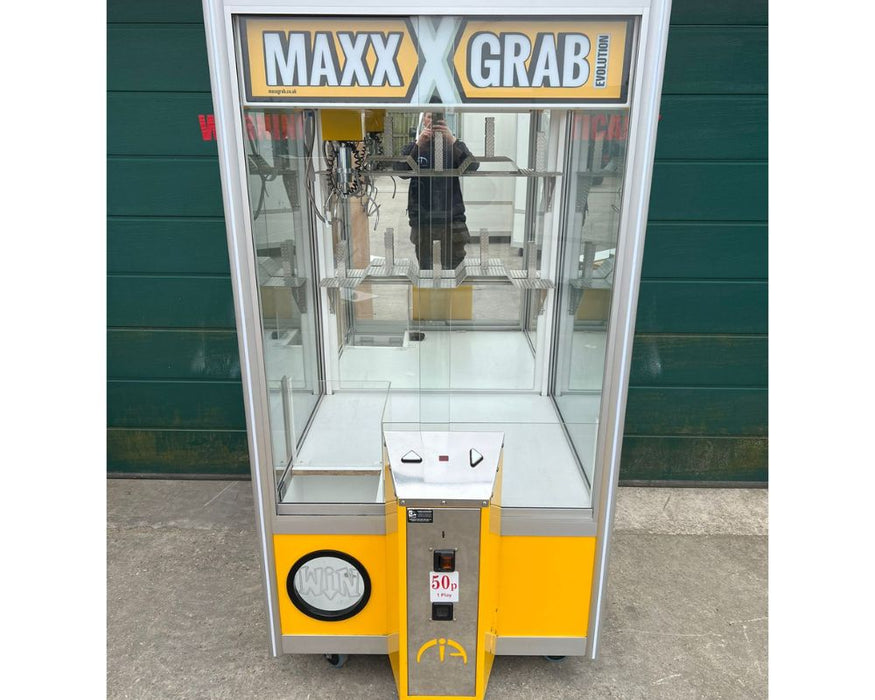 Used Maxx Grab Evolution - Crane Grabber Claw Machine