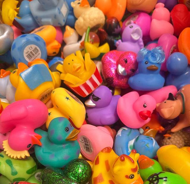 Printed Novelty Ducks Mix AVR004 - 400  Duck Designs (x400)