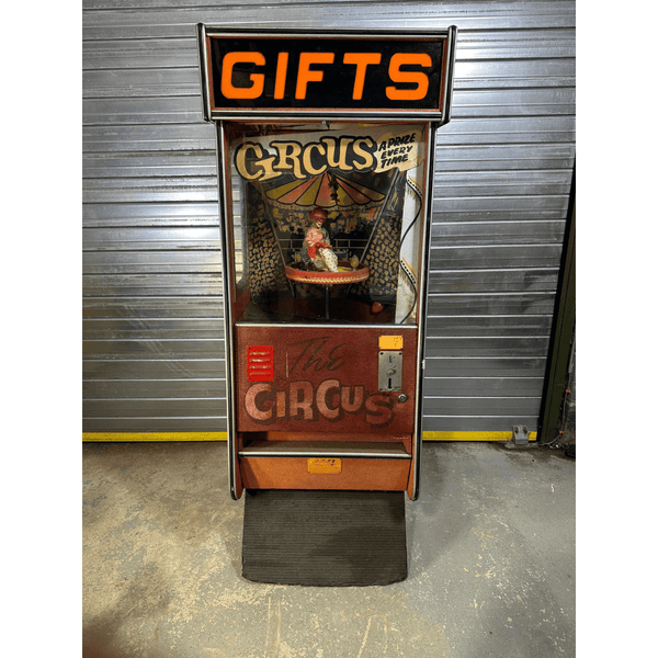 Circus Gifts - Classic Retro Arcade Game - Maxx Grab